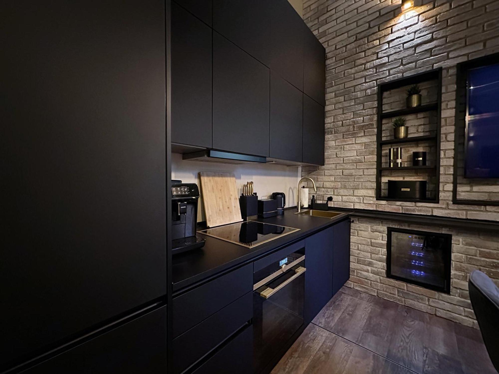 Black Suite 4 Luxus In Alsternaehe Hamburg Exterior photo
